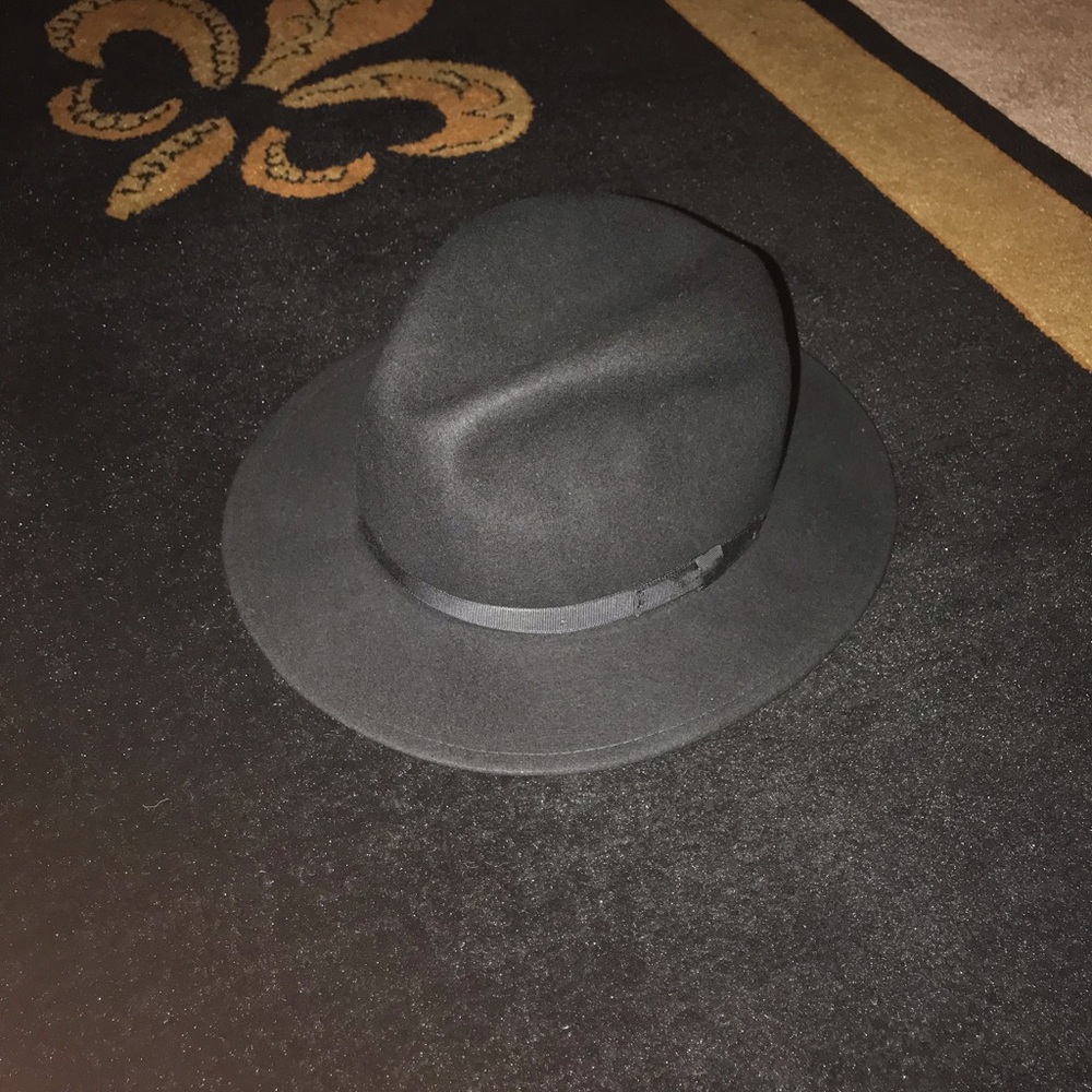 Stunning Wilton wool hat